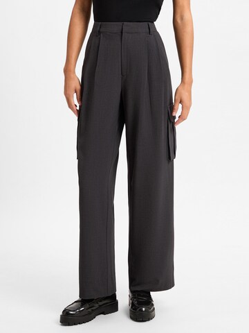 mbym Wide Leg Bundfaltenhose in Grau: Vorderseite