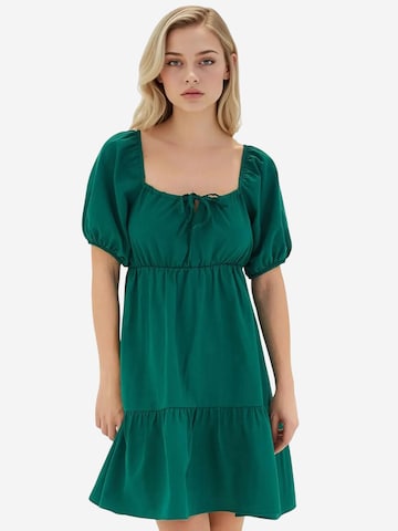 Bigdart Jurk in Groen: voorkant