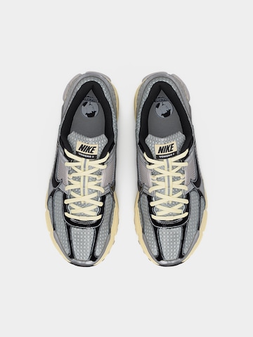 Nike Sportswear Platform trainers 'Zoom Vomero 5' in Grey