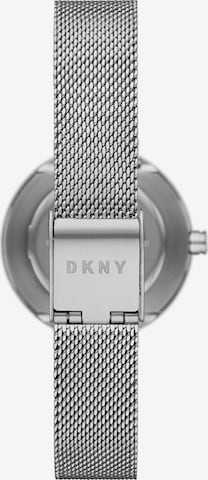 Montre à affichage analogique DKNY en argent