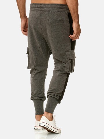regular Pantaloni '19618' di Tazzio in grigio