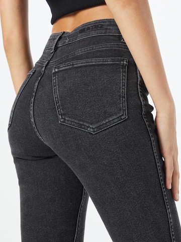 Gestuz Slimfit Jeans 'Astrid' i svart