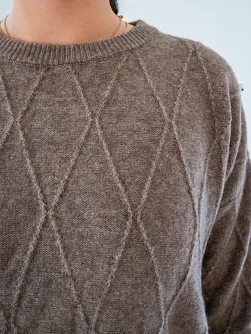 WEARABLE STORIES Trui 'Manou' in Grijs