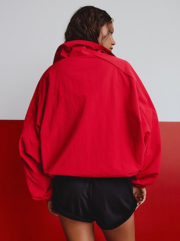 Giacca di mezza stagione di Bershka in rosso