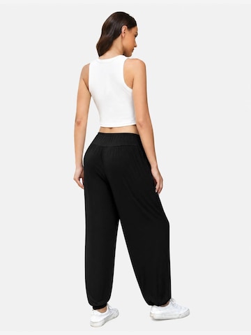 AOTTORI Regular Pants in Black
