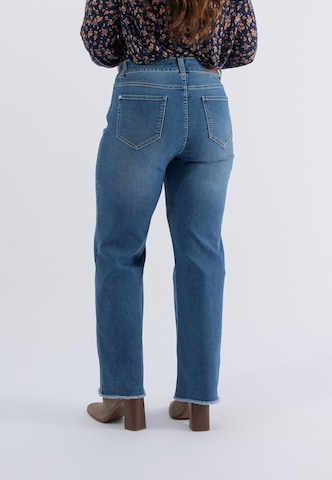 October Regular Jeans in Blue