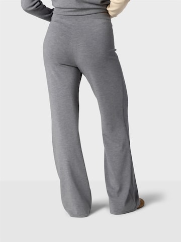 regular Pantaloni ' ' di NAULOVER in grigio: dietro