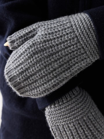 GOBI Cashmere Torgvantar 'Rib-Knit Cashmere Gloves' i grå