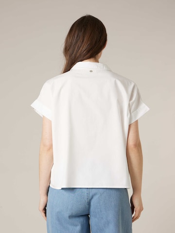 Chemisier 'Isaela' Deeluxe en blanc