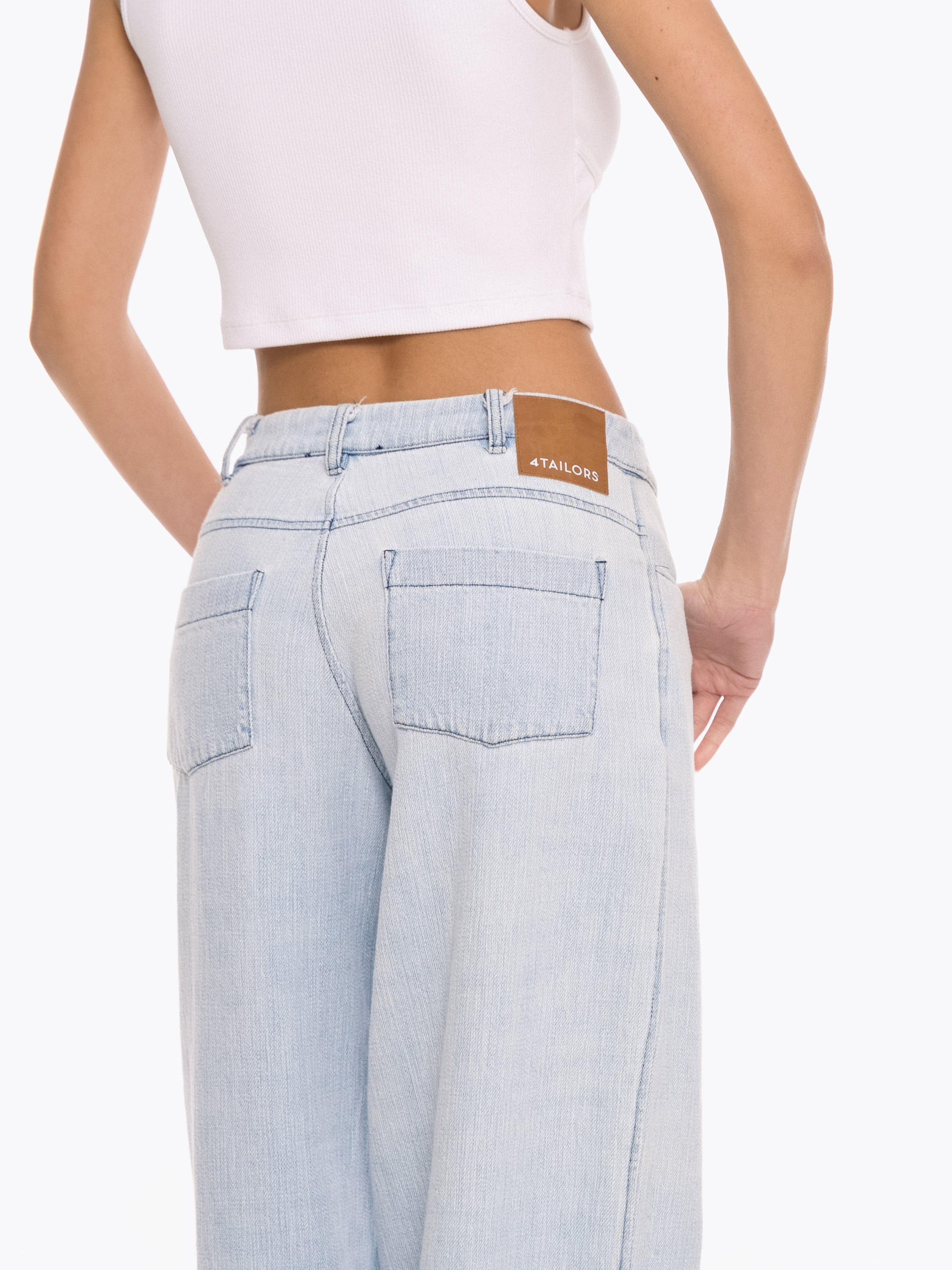 4TAILORS Loosefit Housut värissä sininen
