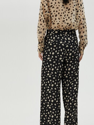 Loosefit Pantaloni di Lola Casademunt in nero
