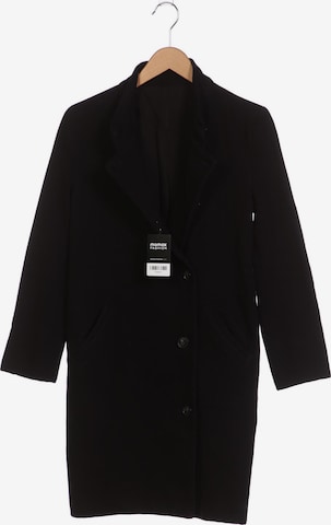 Acne Studios Mantel XS in Schwarz: predná strana