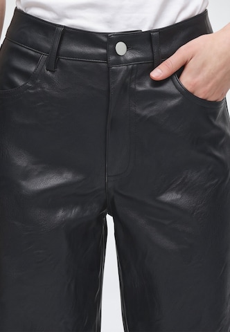 Loosefit Pantaloni 'TALLA' di TOPSHOP in nero
