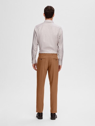 SELECTED HOMME Slimfit Hose 'Neil' in Braun