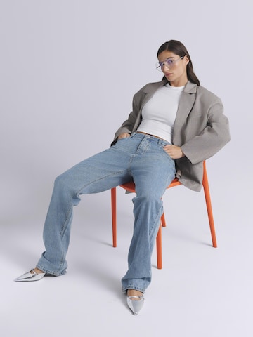 AEMMI Blazer in Grey