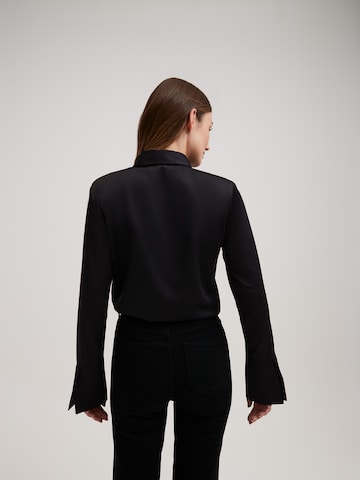 RÆRE by Lorena Rae - Blusa 'Franca' en negro