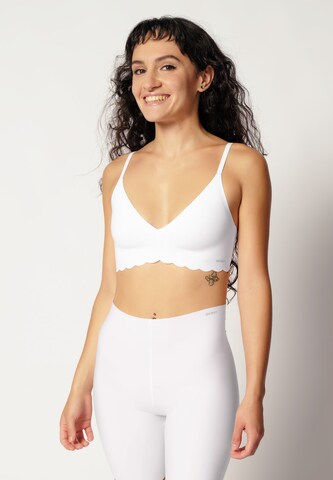 Skiny Triangle Bra in White: front