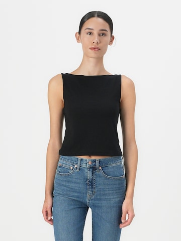 GAP Top in Black: front