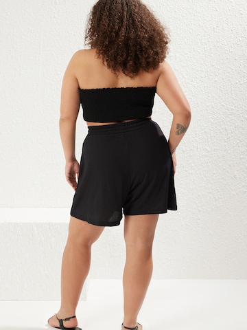 Trendyol Curve Lużny krój Spodnie w kolorze czarny