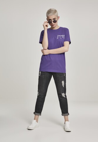 Merchcode T-shirt 'New Day' i lila