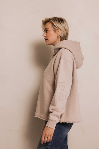 Zhrill Sweatshirt in Beige