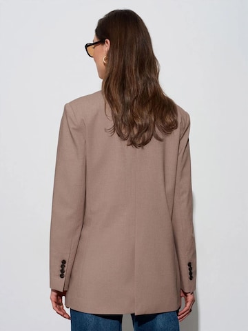 Blazer di Dilvin in beige