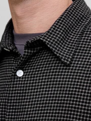 Coupe regular Chemise JACK & JONES en gris
