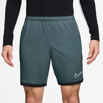 NIKE Regular Sporthose in Grün: Vorderseite