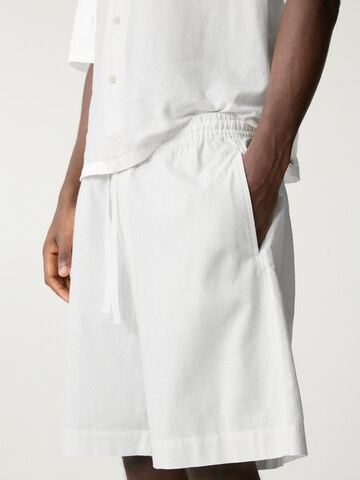 Pull&Bear Loose fit Pants in White