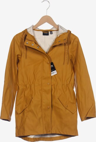 VERO MODA Jacket & Coat in XS in Yellow: front