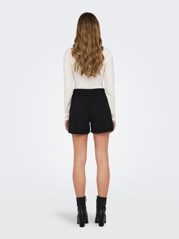 ONLY Regular Shorts in Schwarz