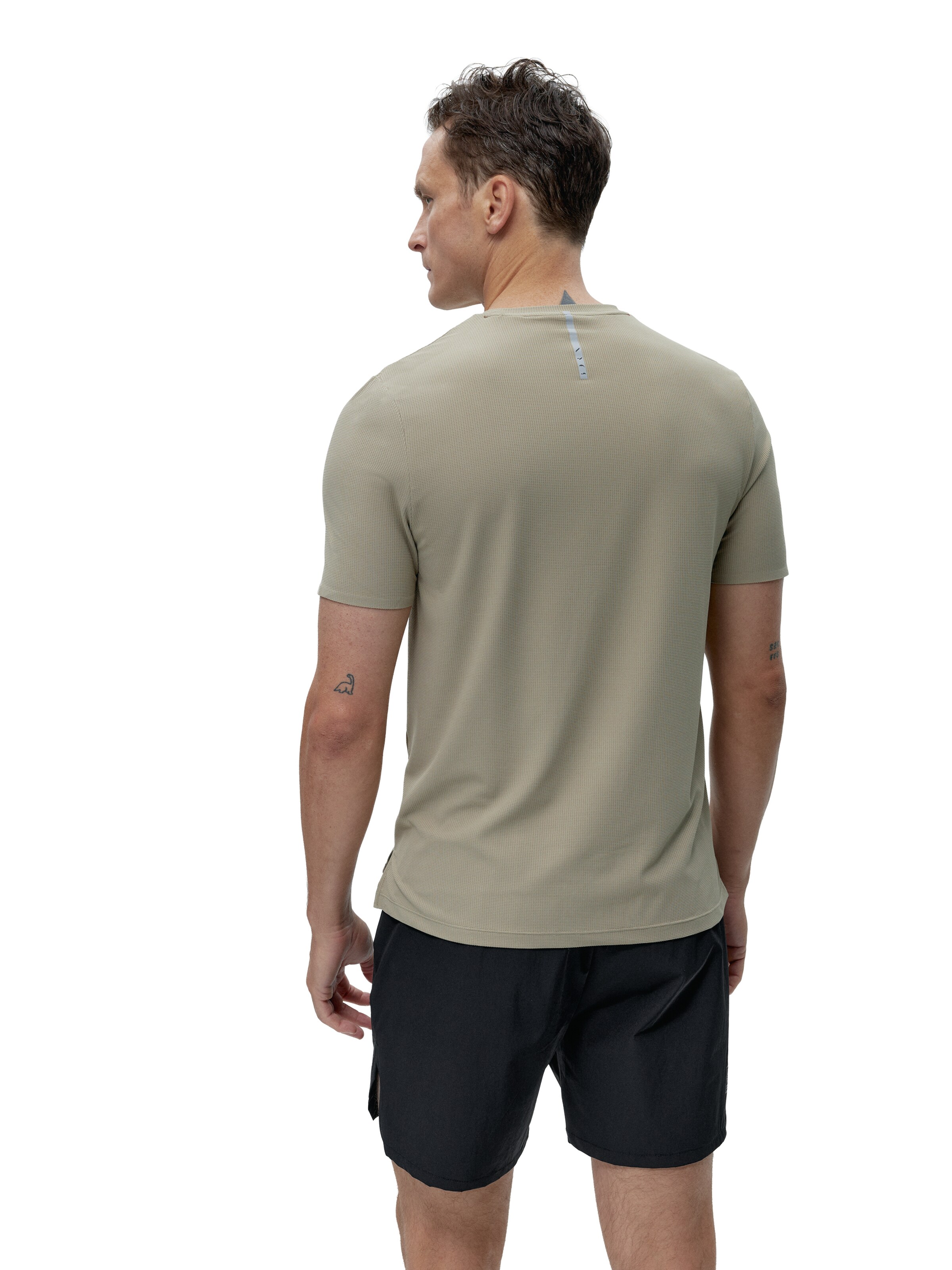 Born Living Yoga Performance shirt ' Nadym ' in Beige