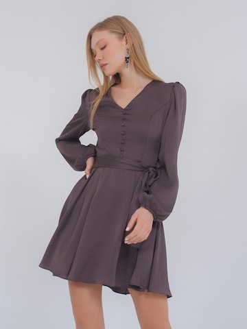 FRESHLIONS Shirt Dress in Brown: front