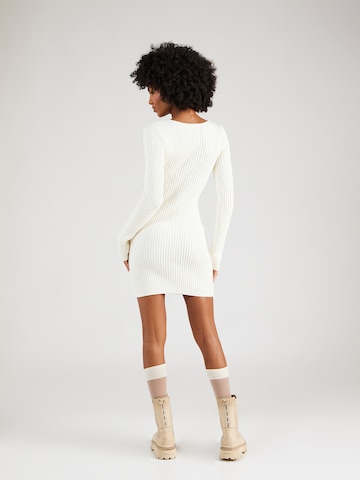 HOLLISTER Úpletové šaty – bílá