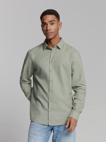Coupe regular Chemise No Excess en vert : devant