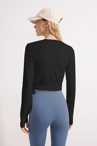 Trendyol - Camiseta en negro