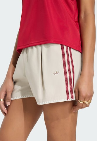 ADIDAS ORIGINALS Normální Kalhoty se sklady v pase 'Resort' – béžová