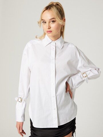 Hoermanseder x About You - Blusa 'Cleo' em branco: frente