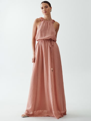 The Fated Evening dress 'CORETTA' in Pink: front