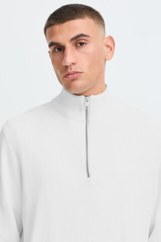 !Solid Sweater 'SDVian' in White