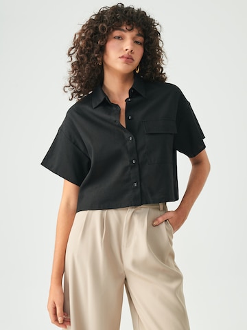 Camicia da donna di St MRLO in nero: frontale