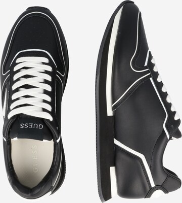 Sneaker low 'Potenza' de la GUESS pe negru