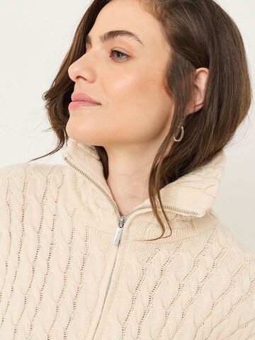 Tamaris Knitted dress in Beige