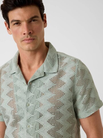 GUESS Regular fit Sweater in Green