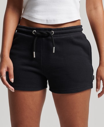 Superdry Regular Shorts in Schwarz: predná strana