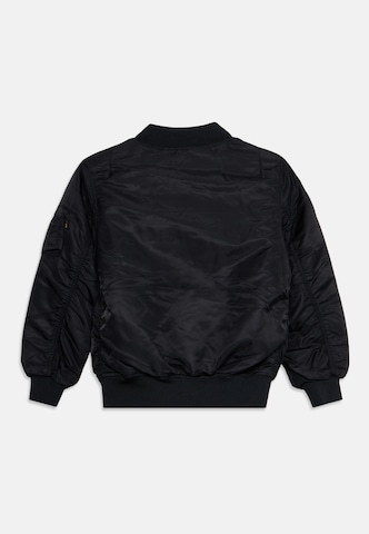 ALPHA INDUSTRIES Välikausitakki 'MA-1' värissä musta