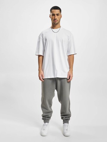 Tapered Pantaloni di DEF in grigio
