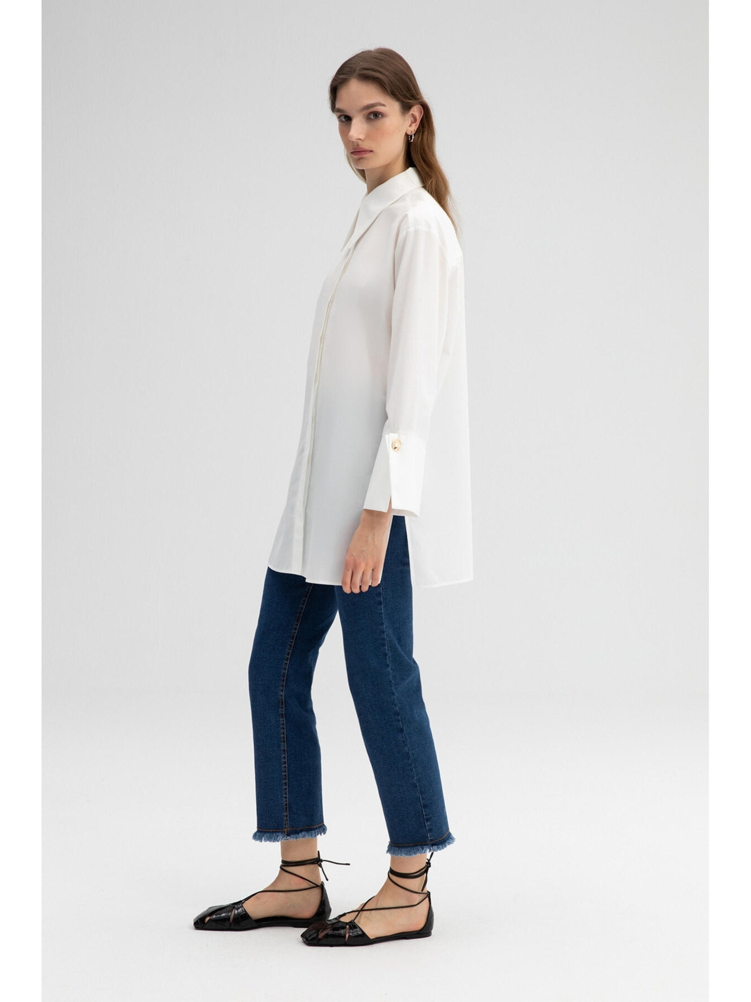 Touché Privé - Camiseta 'Poplin Shirt With Wide Cuff' en beige