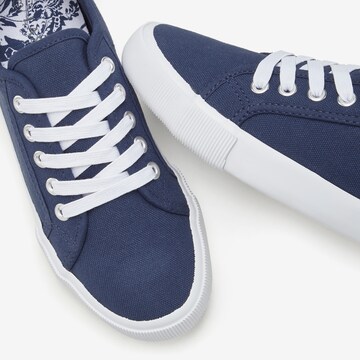 LASCANA Sneakers laag in Blauw