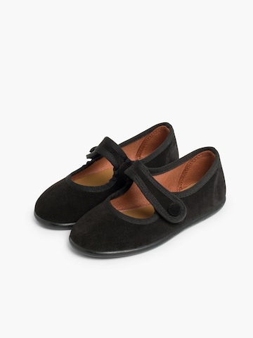 Pisamonas Flats in Black